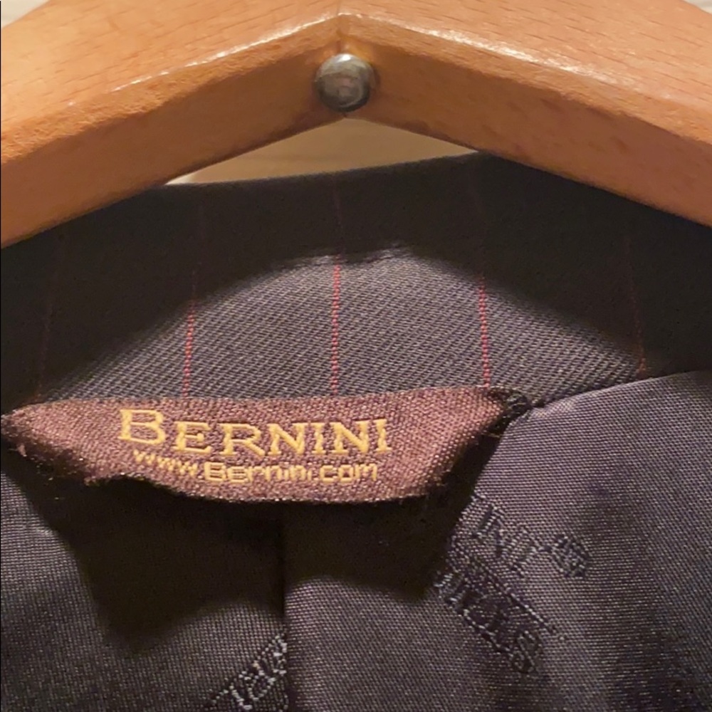 Suit - Picture 2 of 7